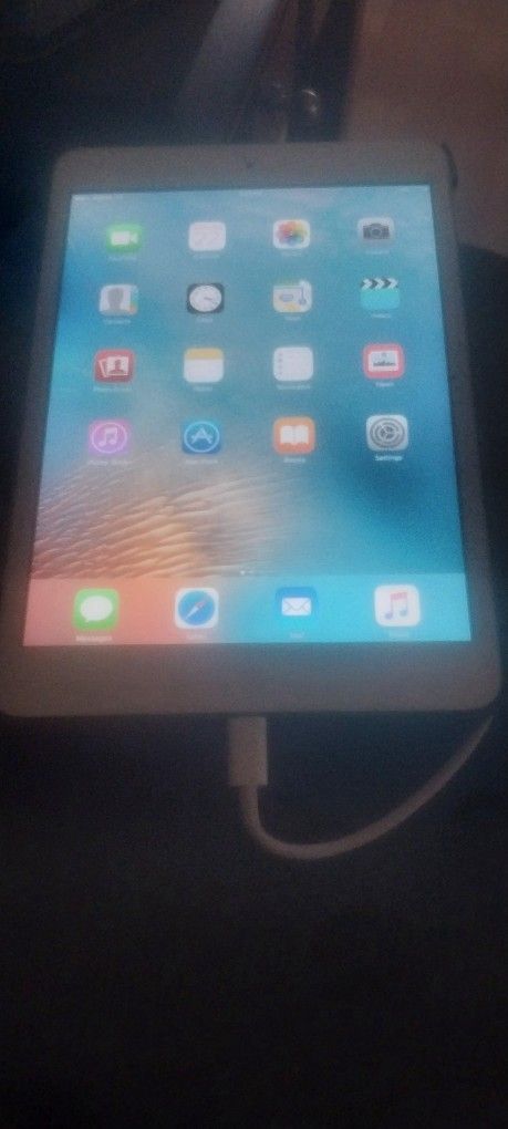 Apple Tablet Great Condiction Ready To Ride Unlock 
