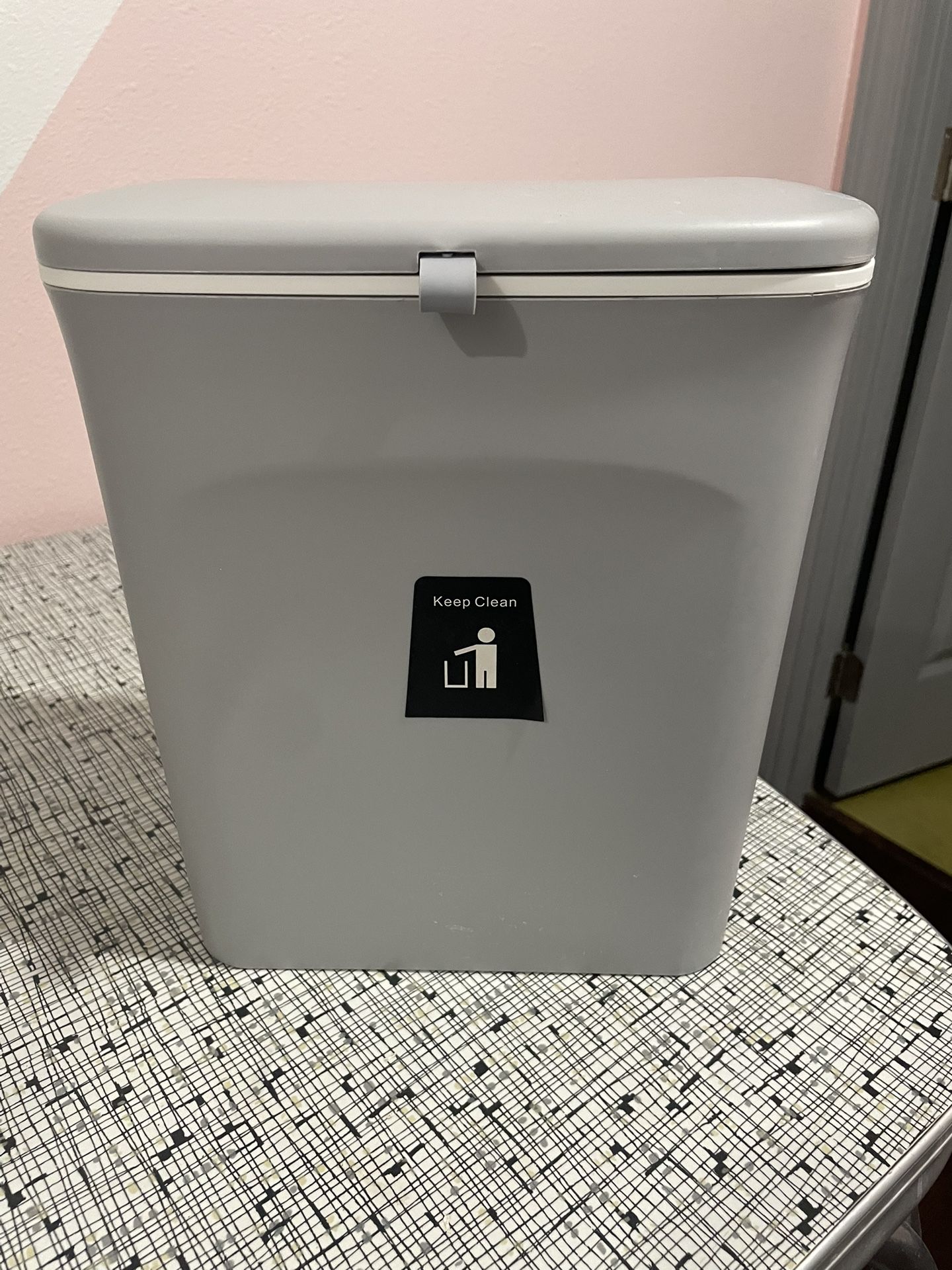 Tiyafuro 2.4 Gallon Kitchen Compost Bin 