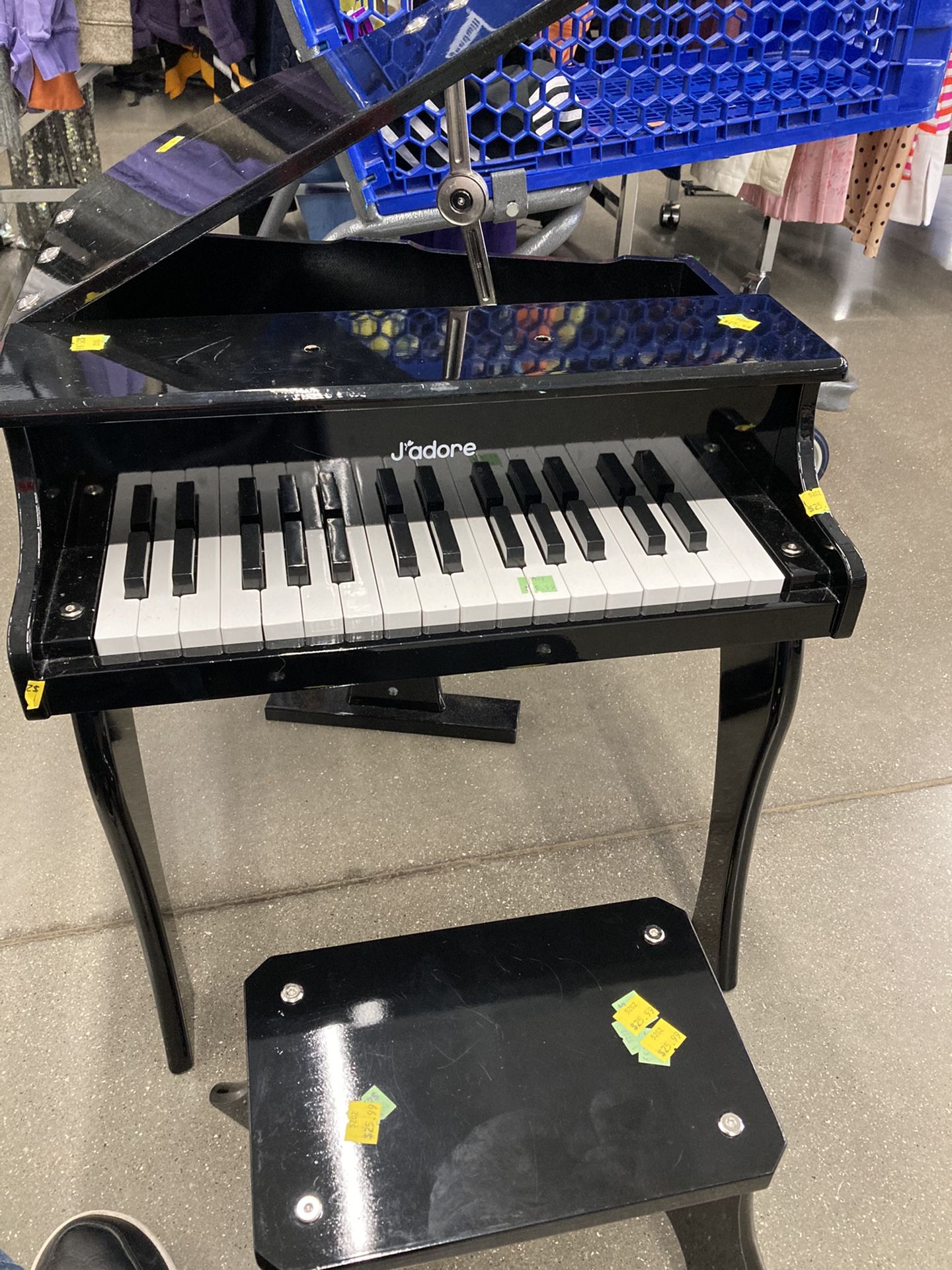 Kids Baby Grand Piano. Pretty Darn Cute:)