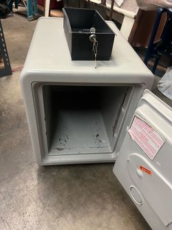 Sentry 6380 Fire Safe with Combination Lock
