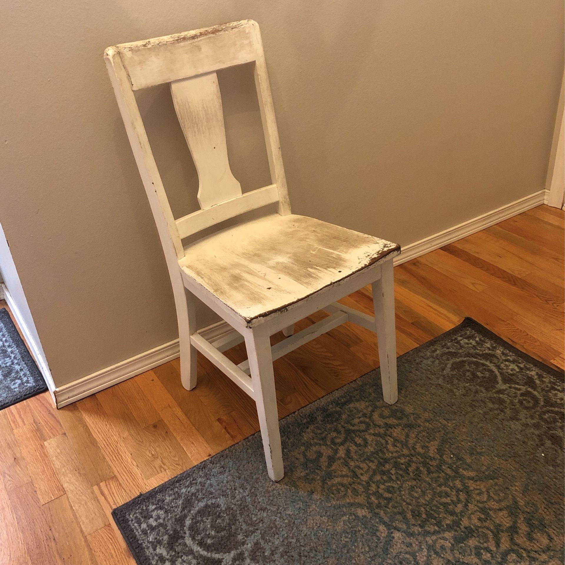Free Wood Dining Or Desk Chair
