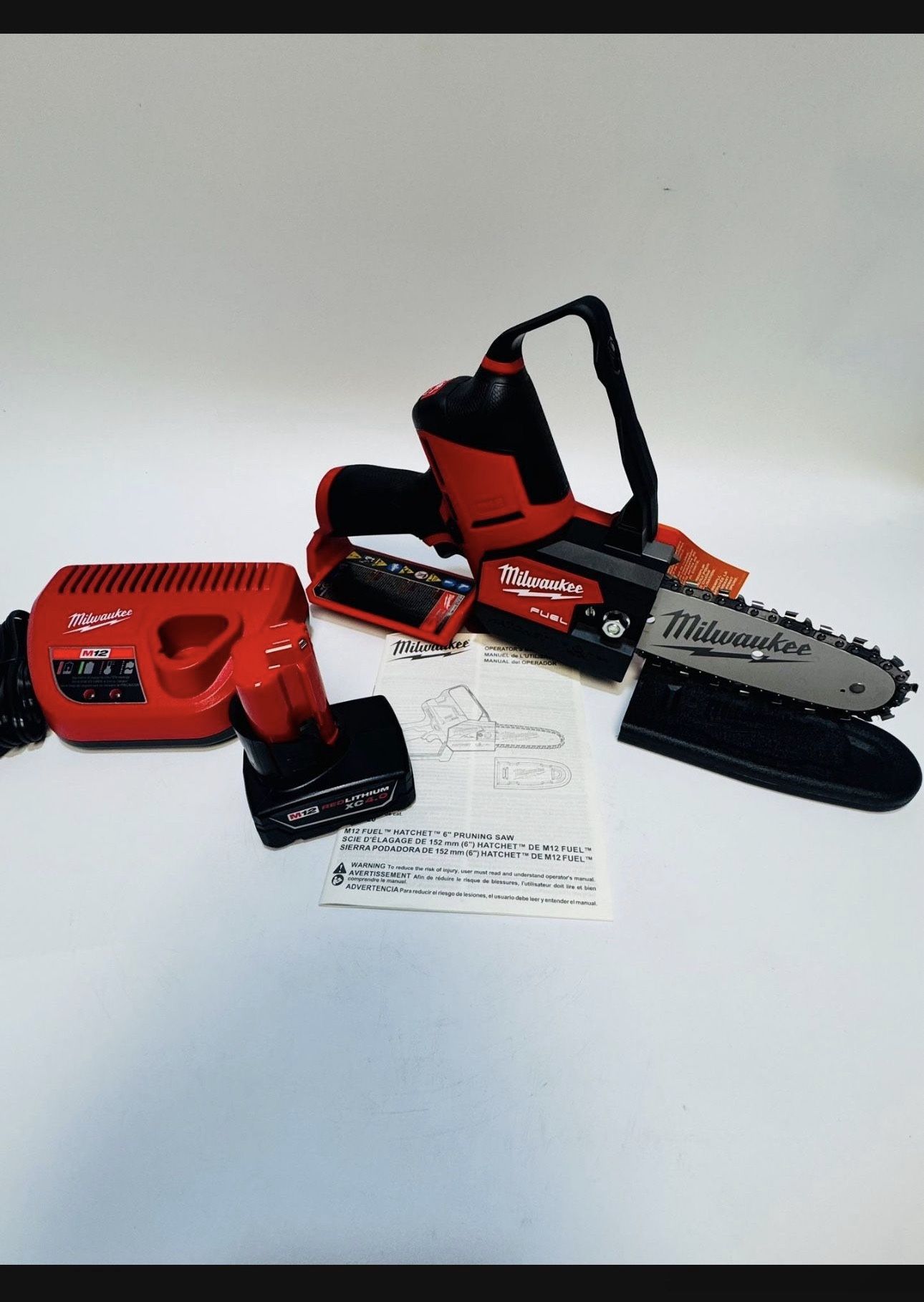 🔥 Milwaukee Fuel 6” Pruning Saw Hatchet  + 4.0 M12 Battery + M12 Charger