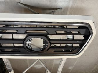2016-2021 Toyota Tacoma Grille