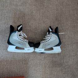 Nike Quest V-2 Hockey Skates 