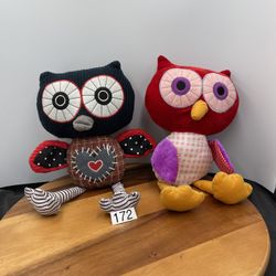 2 VNTG Plush Owls