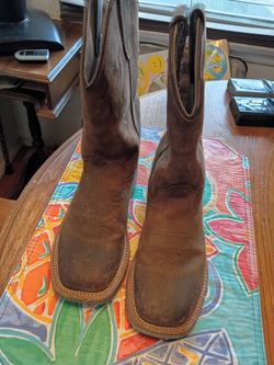 BOY BOOTS $10 PICK UP IN SUN VALLEY