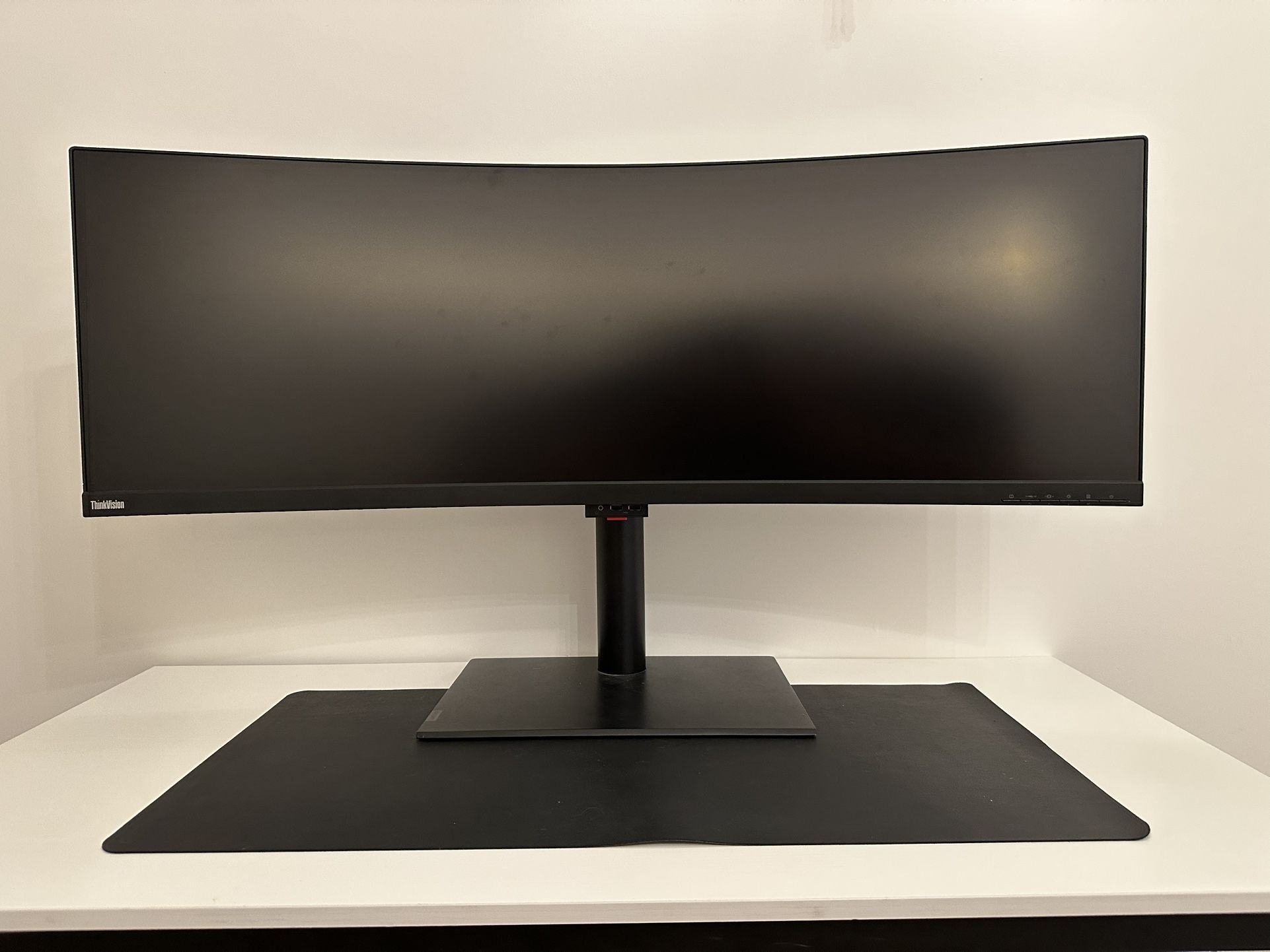 43.4” Lenovo Thinkvision Curved Monitor