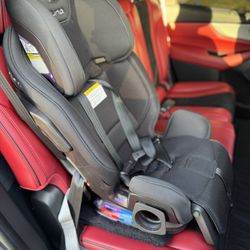 Nuna  Rava Car Seat