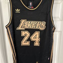 Lakers Kobe Bryant Jersey New Men Size Medium