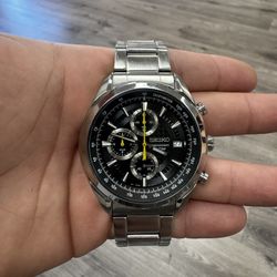 Black Dial Seiko Chronograph 100m