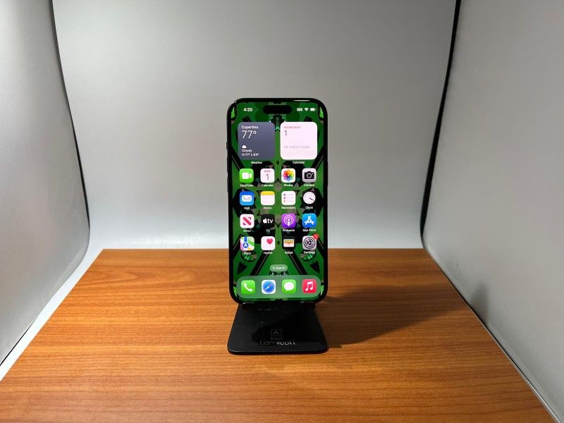 Apple iPhone 15 128GB AT&T//Cricket Service Fully Functional
Apple warranty: June/24/2026.