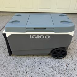 Igloo MaxCold Latitude 90-quart Wheeled Cooler