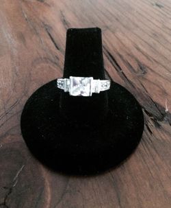 🍃🌹🍃Stunning Princess Cut Engagement Ring ~ New!