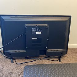 Roku 32" Select Series 720p HD Smart Roku TV with Roku TV Remote