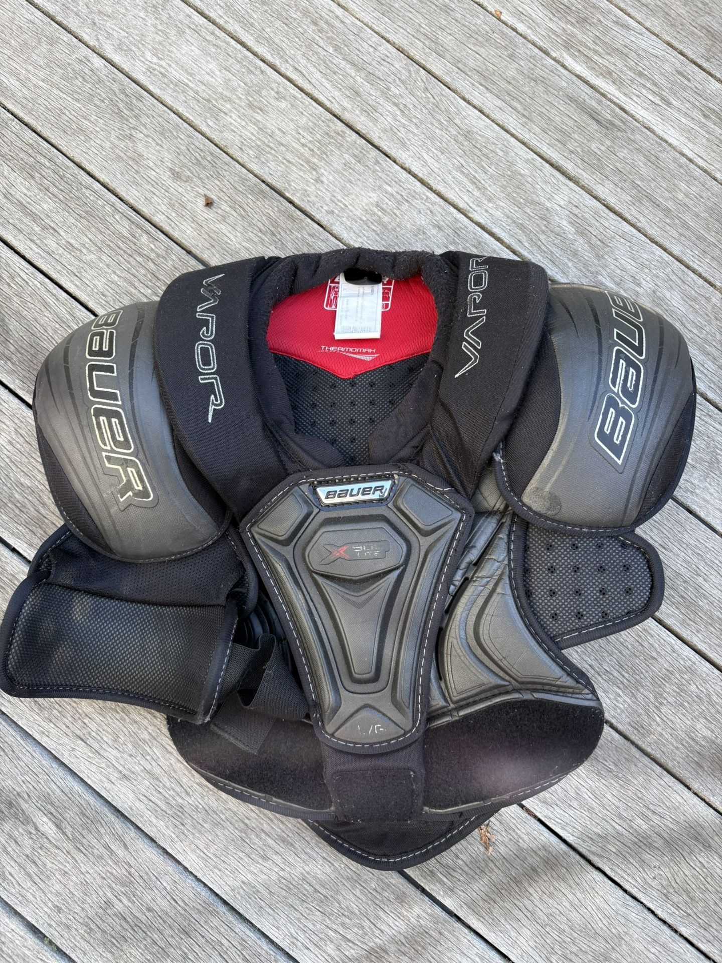 S18 Bauer Vapor X900 Lite Shoulder Pad Jr. Large