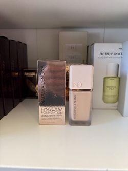 Natasha denona HY-GLAM Foundation