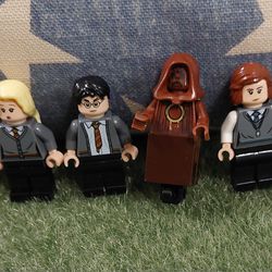 Harry Potter (4) figures and accessories 