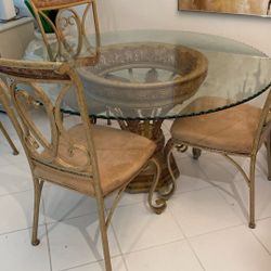 Dinning Room Table With 4 Chairs 