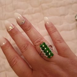 One generation Emerald gem ring