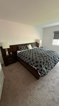 Primary bedroom set includes a king-size bed frame, 2 lamps, and dresser