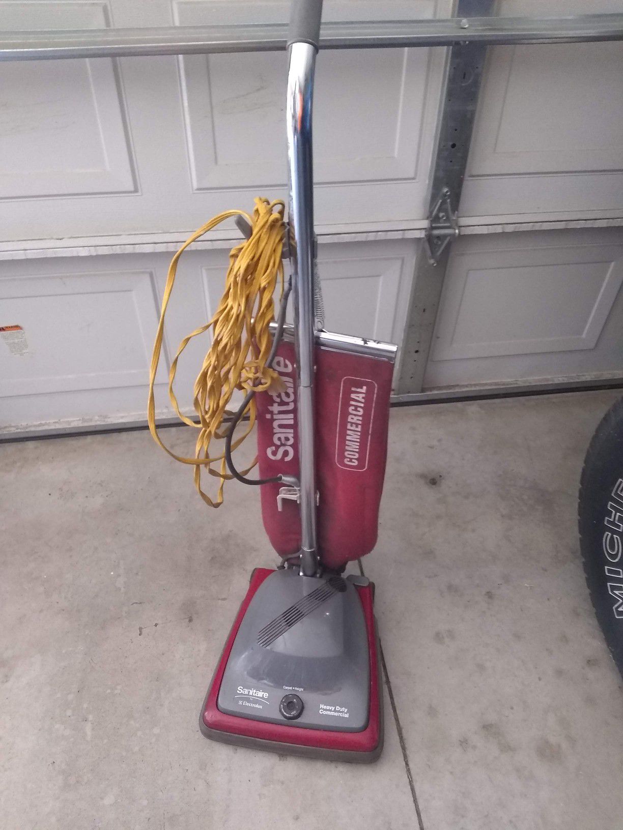 Sanitary commercial vacuum