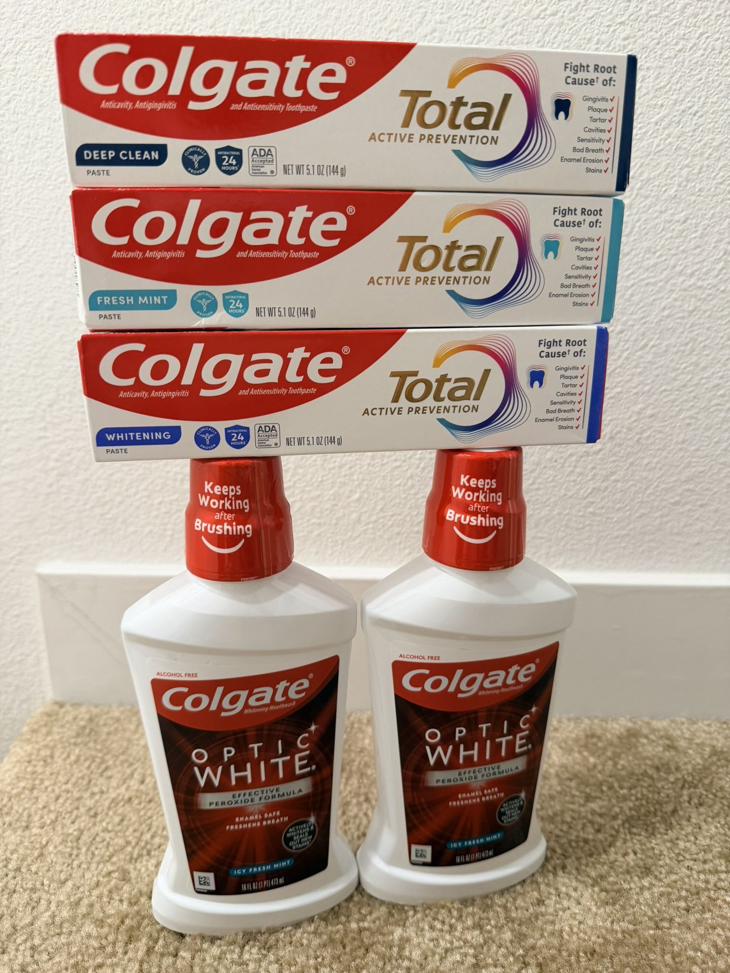 Colgate Toothpaste And Mouthwash Bundle