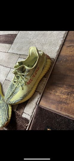 Yeezy 350 Semi Frozen Yellow Size 8.5