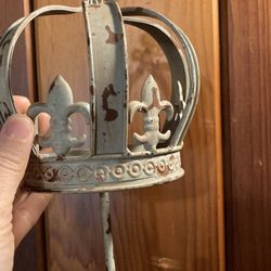 Rare crown hook
