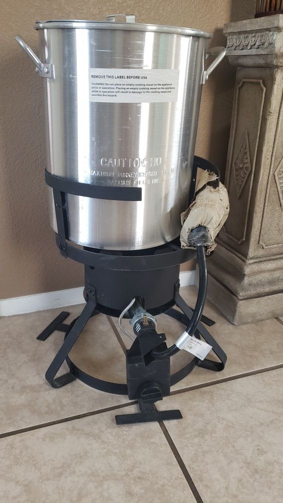 RiverGrille 30 Qt. Turkey Fryer Package for Sale in NELLIS AFB, NV