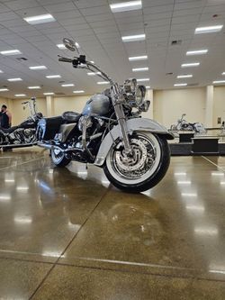 2006 Harley davidson road king classic