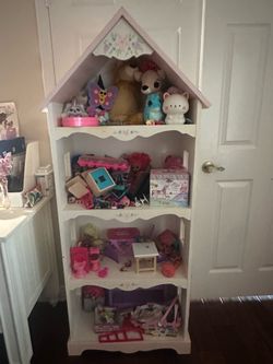 Kids doll house