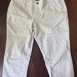 Ladies White Vera Wang Capri Pants Size 14