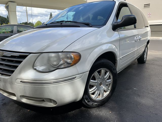 2006 Chrysler Town & Country