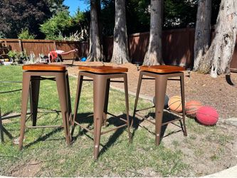 3 counter heights bar stools