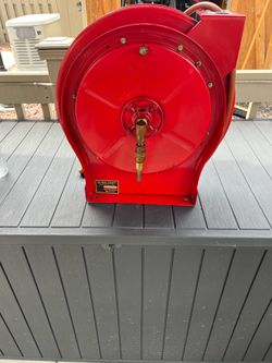 Reelcraft air hose retractable reel