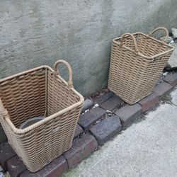 2 Matching Wicker Plant Deco