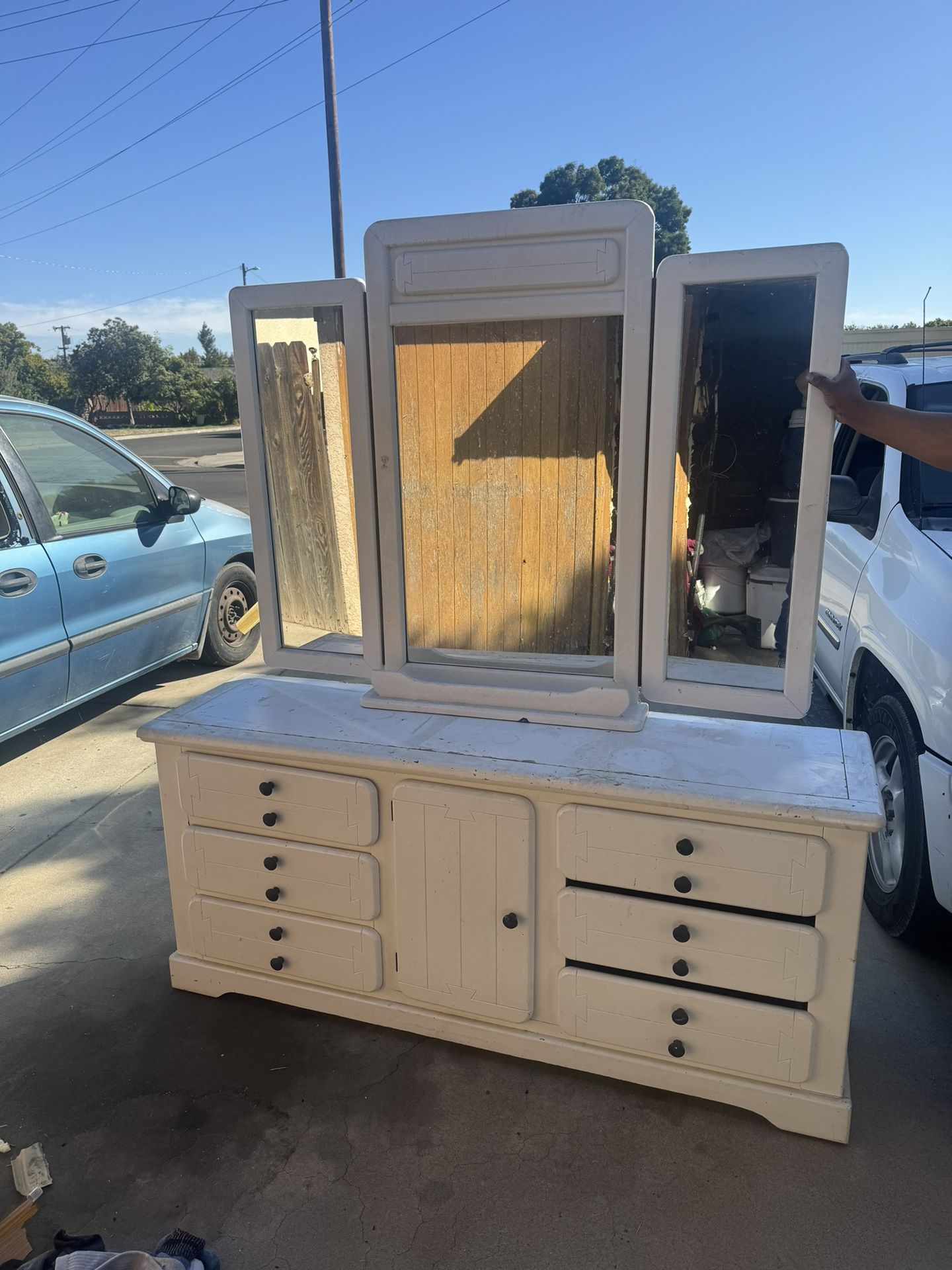 Mirrow And Dresser
