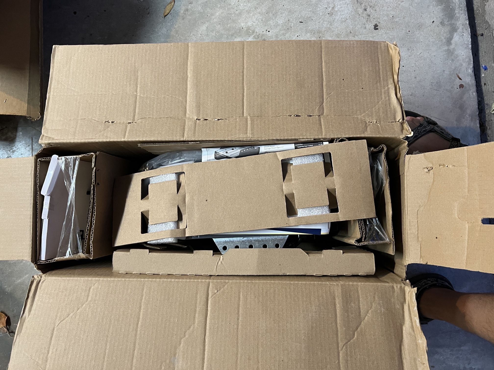 Chamberlain C205 0.5HP HeavyDuty Chain Drive Garage Door Opener for