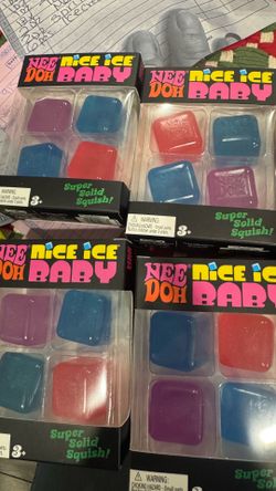 Nice mini cubes set of 4 Needoh squishy