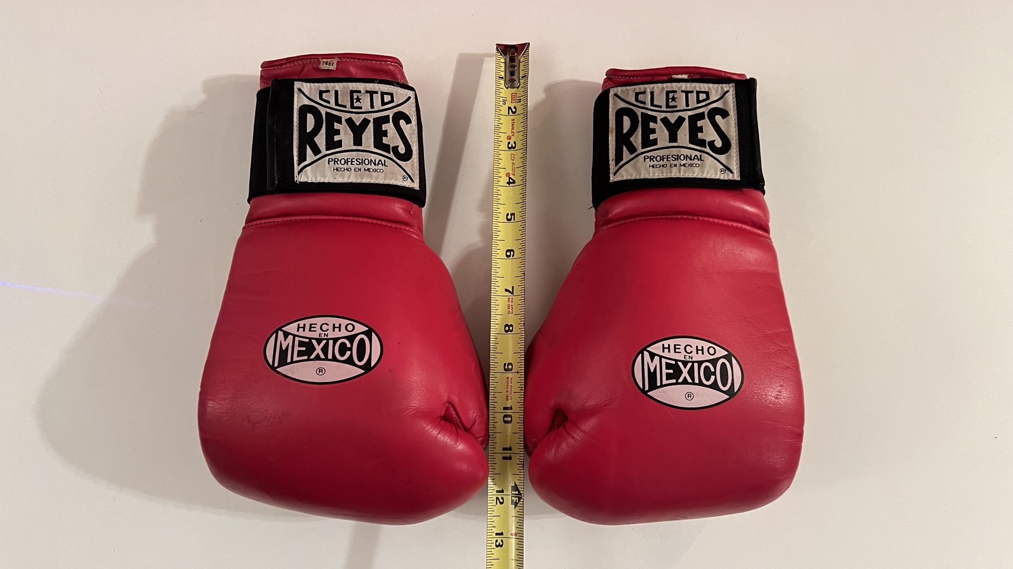 cletoa reyes vintage boxing gloves 14 oz