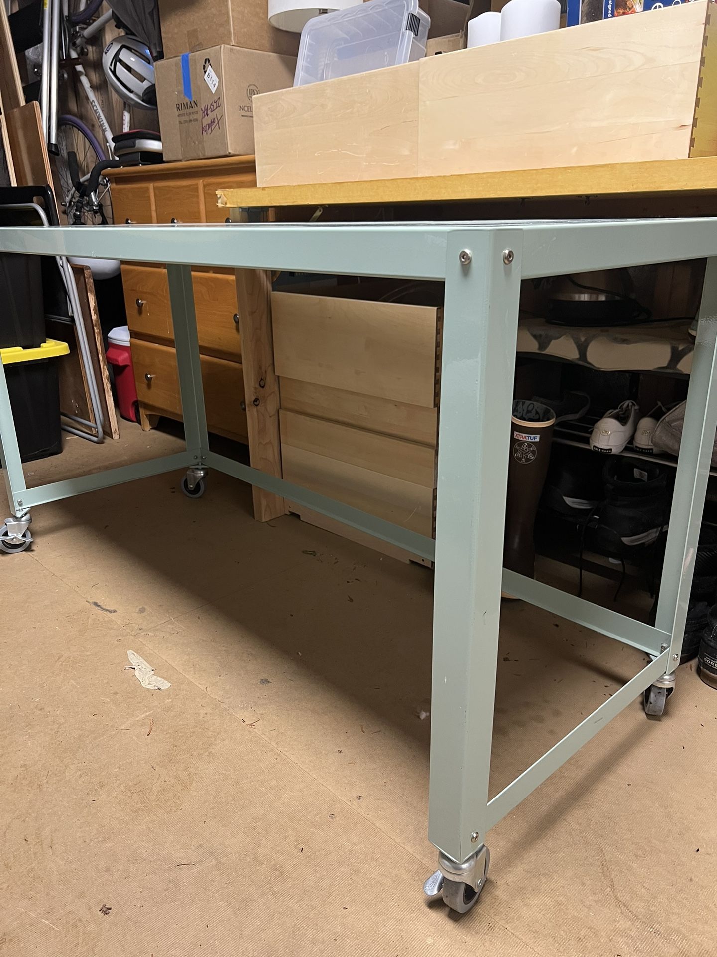 CB2 Go-Cart Desk – Versatile Rolling Workspace