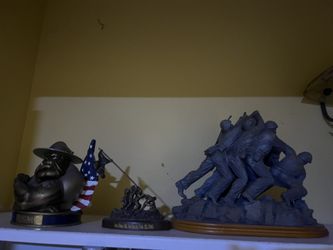 Marine Bulldog , Iwo Jima Small Statue