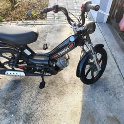 Tomas moped