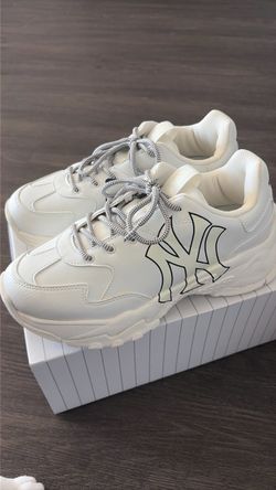 MLB sneakers