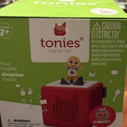 TONIES BOX AND 3 EXTRA FIGURES 