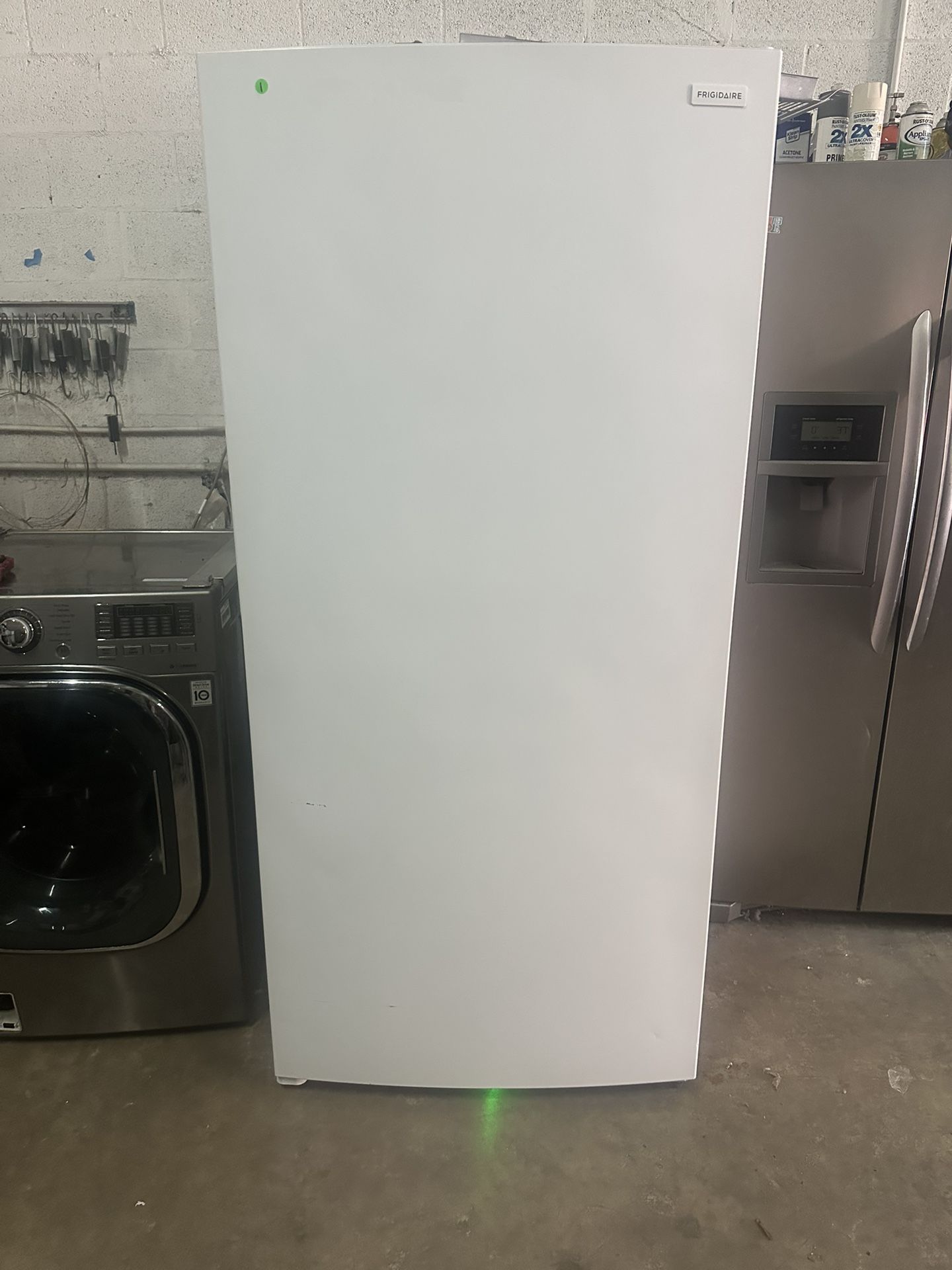 New Scratch And Dent Upright Freezer