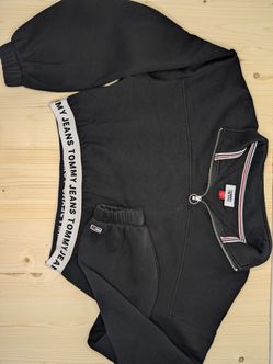 Tommy Hilfilger black hoodie