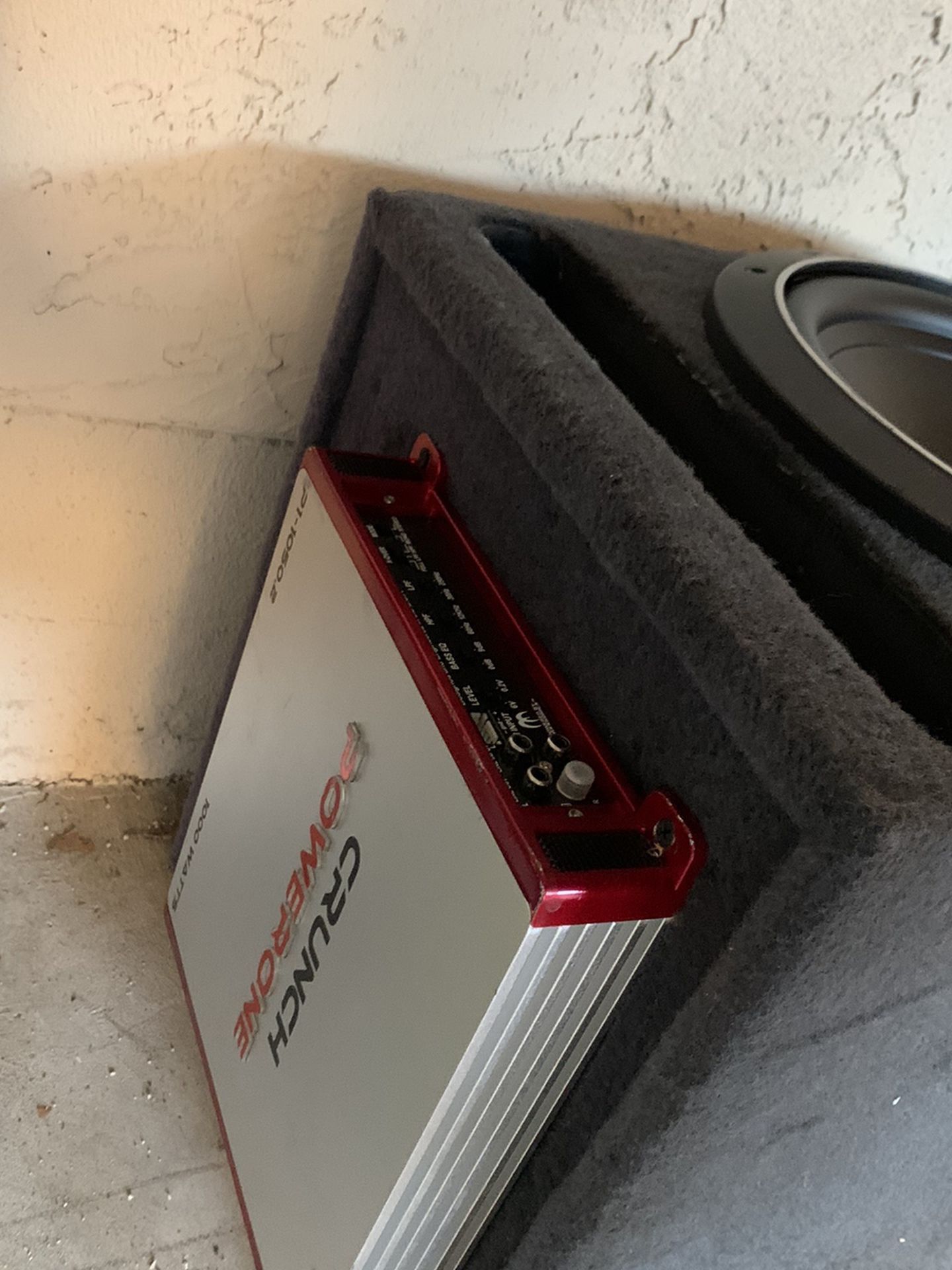 Sub And Amp ( TWO Rockford Fosgate 12 ’s And 1000 Watt Amp ) With Box