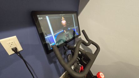 Peloton Bike + Floor mat, 2x shoes, weights