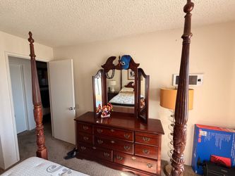 5-Piece Queen Anne Bedroom Set + FREE Extras – $500